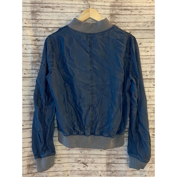 Jacket - Picture 6 of 7